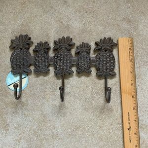 NWT Pineapple Wall Hooks